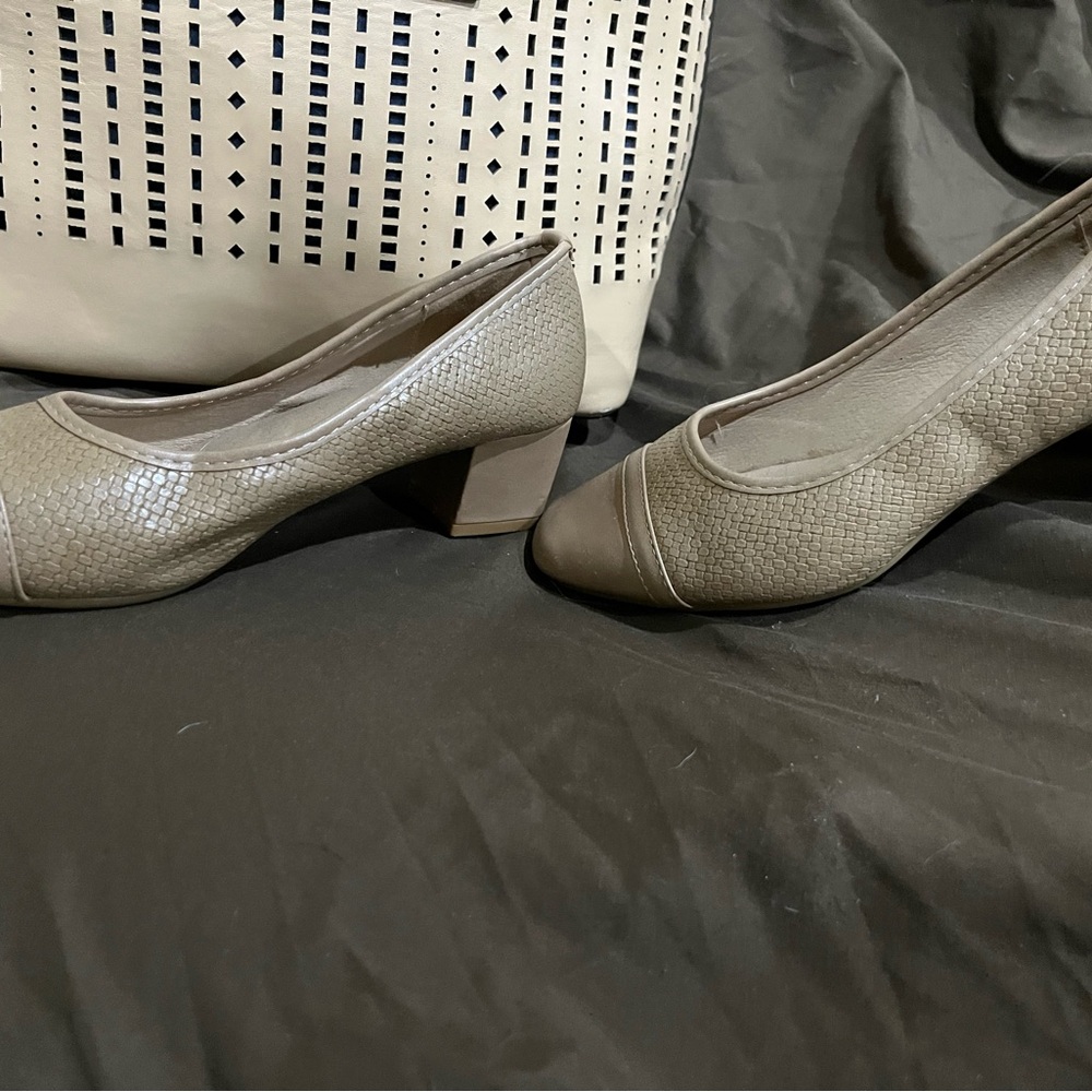 Stuff bundle - Tory Burch Cream Perforated Tote - Picture 2 of 16
